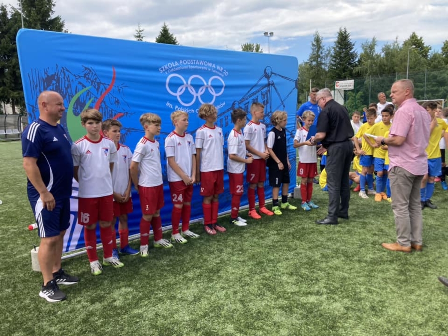Zwycięski zespół Fundacji Górnik 20 Tarnów